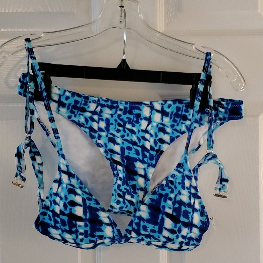 Cupshe black/blue/white bikini with silver accents